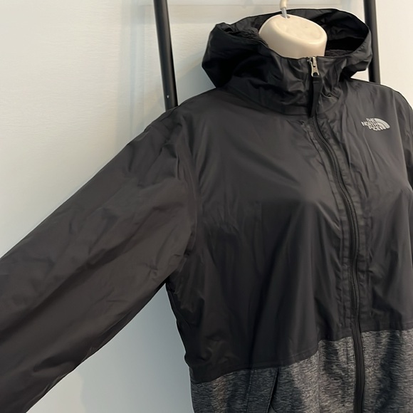 The North Face Boys Black/Gray Jacket Hoodie Warm Storm Full Zipper Size XL - Picture 4 of 11